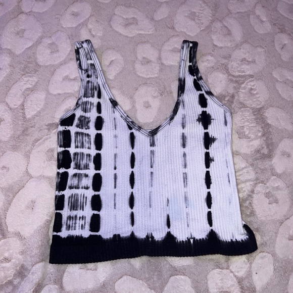 athletic ribbed crop top - Picture 1 of 3